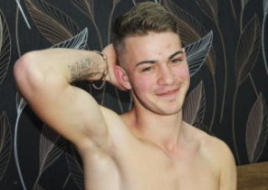 Live chat with  Kingussie dirty 121 sex babe MarcusMojo While I'm Milking