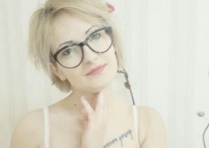 Super hot chat with  Whitehaven cam2cam nymph Adele69 While I'm Rubbing myself