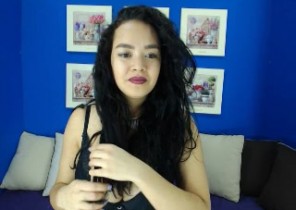 Rude chat with East London cam dame Dassmyne While I'm Getting naked