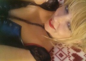 Rude chat with  Warrenpoint 121 adult fun fuckslut LolaPlaisir While I'm Toying my asshole