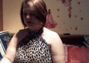 X-rated chat with  Crickhowell 1-2-1 sexy time dame HootPaula While I'm Frolicking with myself