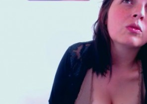 Iphone chat with  Inverness 1-2-1 sexy time girl KellyBennett While I'm Touching myself