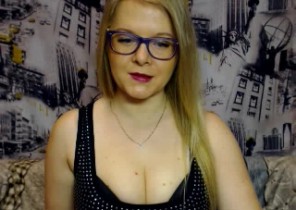 Messy chat with  Potters Bar XXX cam girl ManuelaLove While I'm Tugging
