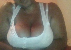 Iphone chat with  Bury 1 on 1 adult chat dame KinkyTanyaX While I'm Finger-tickling