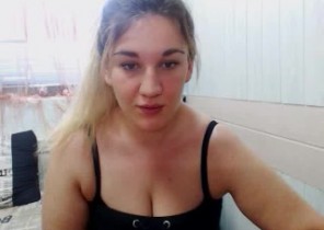 Iphone chat with  Perth XXX masturbation lady IsySage While I'm Playing with my muff