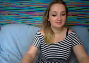 Dirty chat with  Earsden cam2cam slag SuzzyRay While I'm Milking