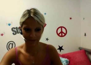 Open chat with  Oakham strip show woman AlixFeeling While I'm Tugging my coochie