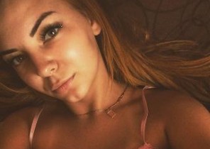 Single chat with  Failsworth dirty cam woman MillaPlay While I'm Masturbating