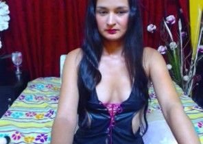 Very Steamy chat with  Coggeshall horny cam bitch SaharaLove While I'm Rubbing myself