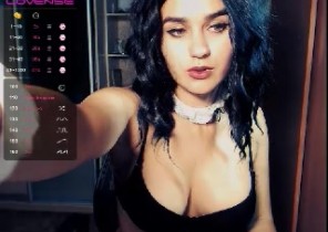 Private chat with  Oundle 121 adult fun nymph LilliHotLove While I'm Frigging