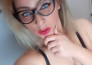 Succulent chat with  Sandown cam2cam slag IlonaCharm While I'm Playing my asshole