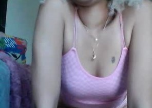 Dating chat with  Dumbarton dirty cam ex-gf TahitiBabe While I'm Fingering