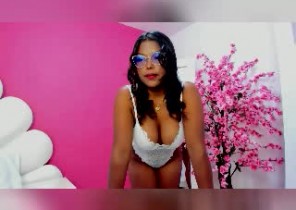 Group chat with  Windermere 1 on 1 cam sex girl EvelinTurner While I'm Playing with my cooch
