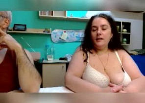 HARDCORE chat with  Holmfirth strip show lady Keyx While I'm Touching myself