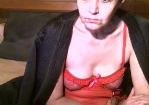 Iphone chat with  Great Yarmouth 1-2-1 sexy time slapper Lili69 While I'm Finger-tickling